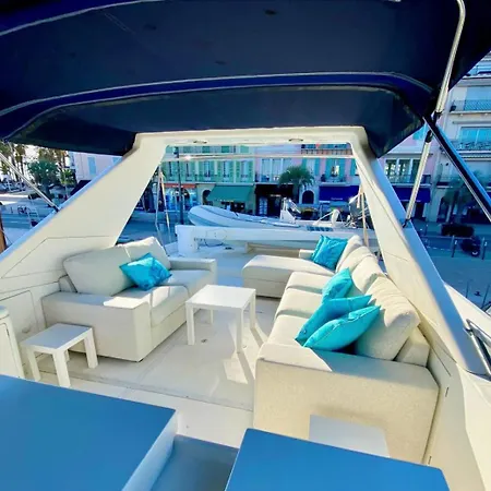 Yacht Falcon Five بوتيل كان