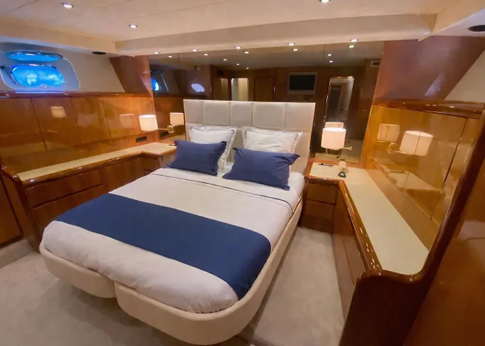 Yacht Falcon Five