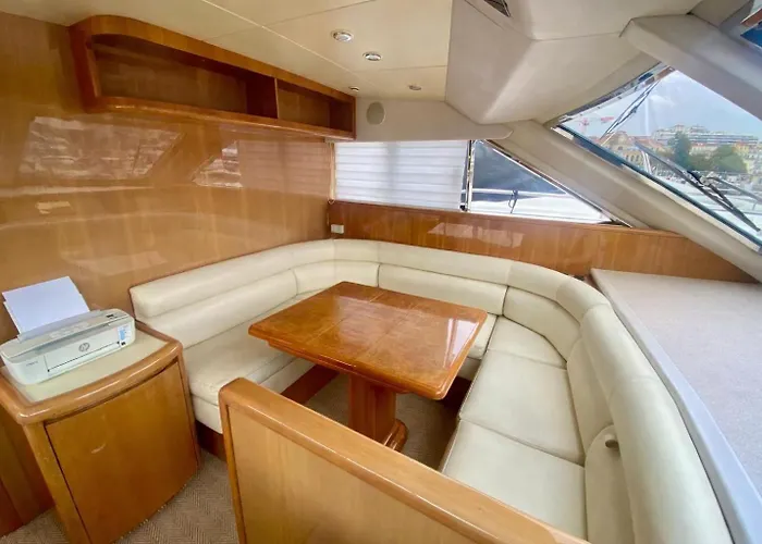 Yacht Falcon Five بوتيل كان