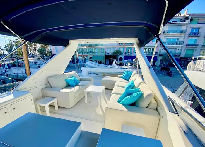 Yacht Falcon Five بوتيل كان