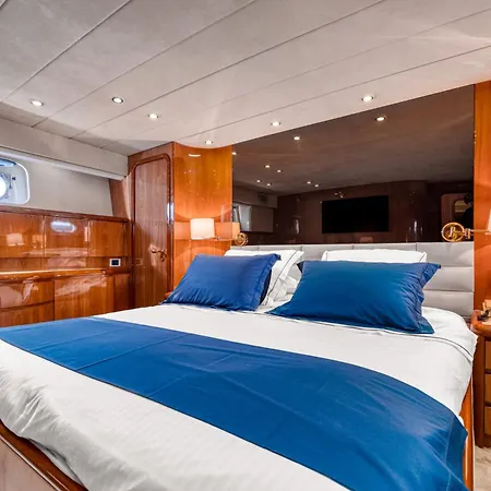 Yacht Falcon Five *