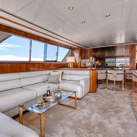 Yacht Falcon Five * Cannes