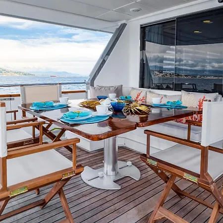 Bateau-hôtel Yacht Falcon Five Cannes