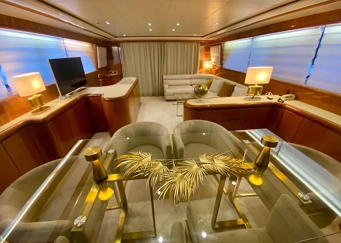 Yacht Falcon Five * Cannes