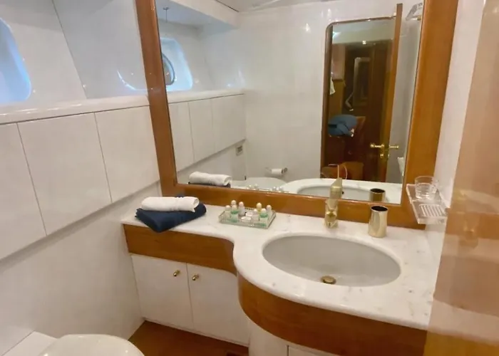Yacht Falcon Five Cannes