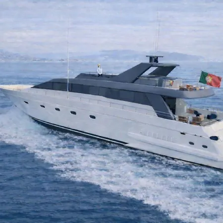 Yacht Falcon Five * カンヌ